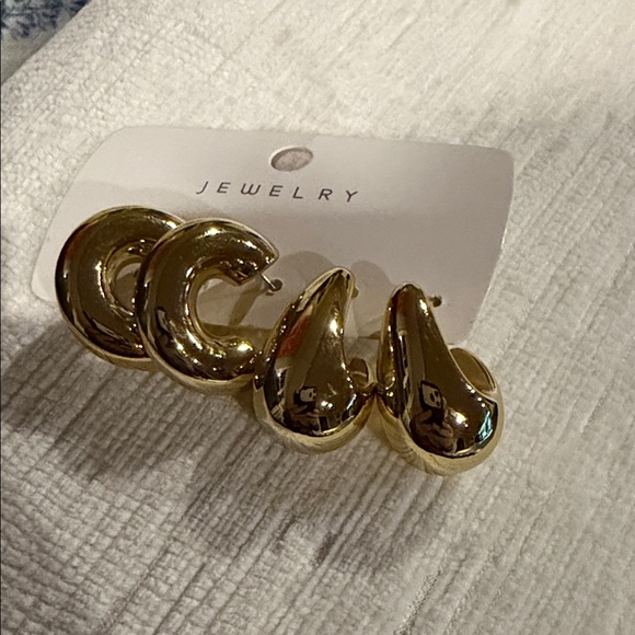 Jewelry - Gold Tone Chunky Hoop & Teardrop Earring Set